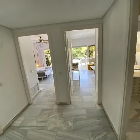 Luminoso En Segunda Linea Playa 436 Marbella